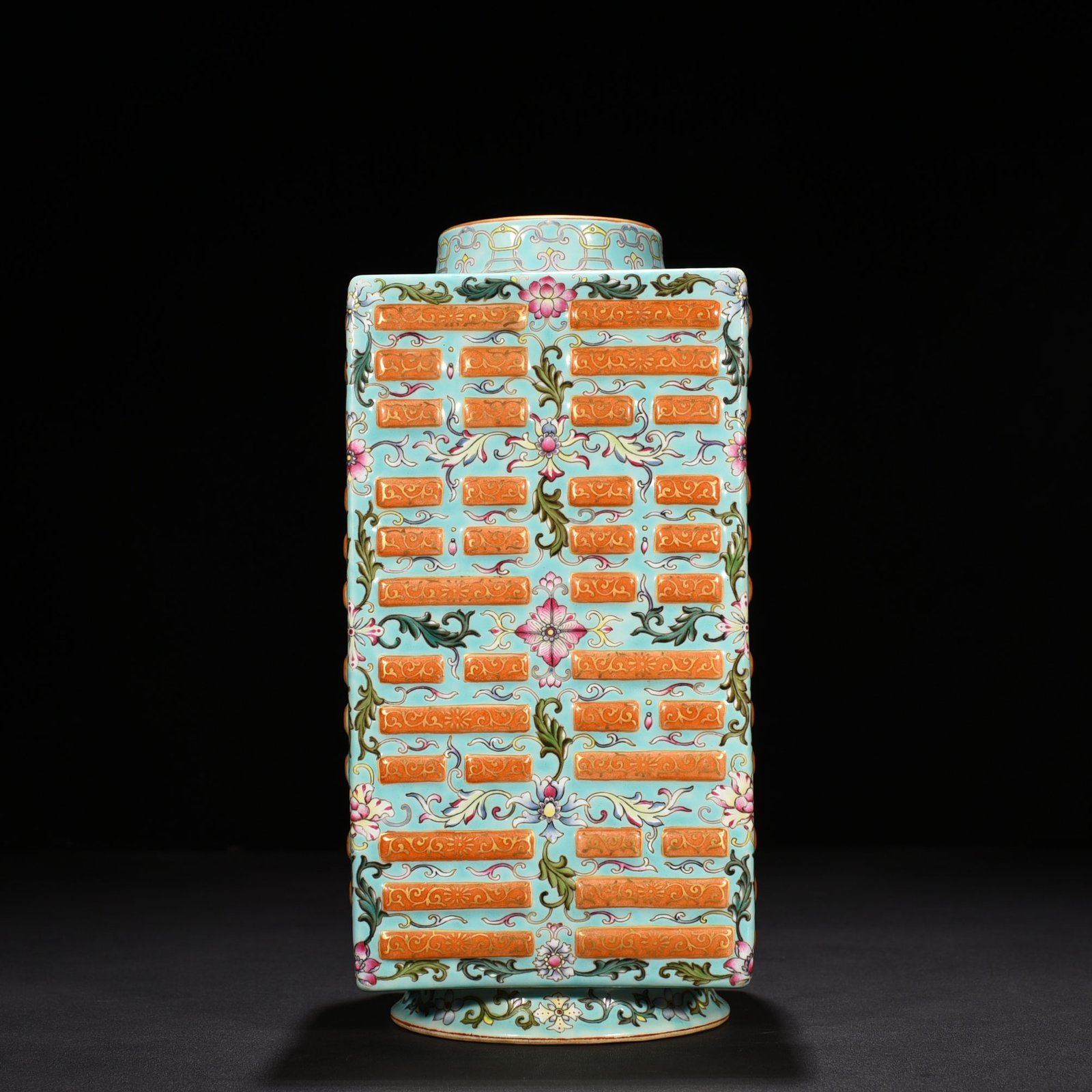 Qing Dynasty Qianlong coral green land pastel gold painted flowers and trigrams pattern Cong style vase