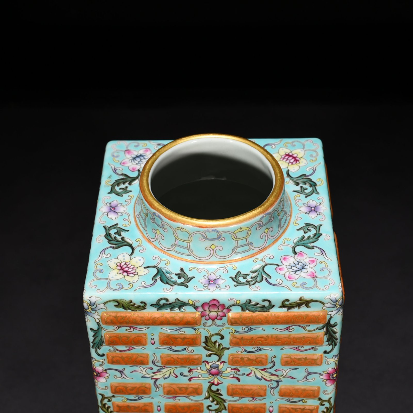 Qing Dynasty Qianlong coral green land pastel gold painted flowers and trigrams pattern Cong style vase