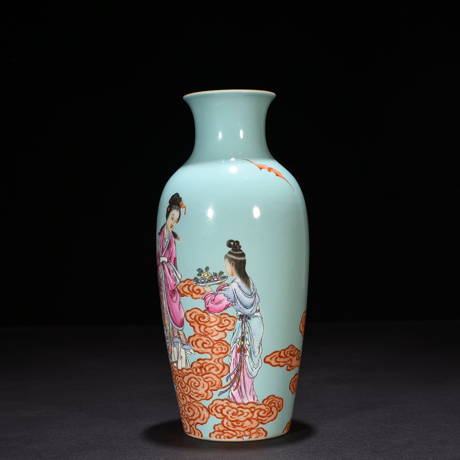 Qing Dynasty Qianlong coral green land pastel Magu character pattern vase