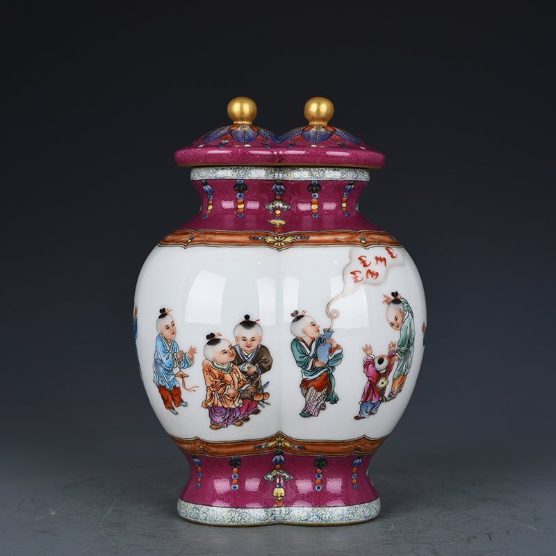 Qing Dynasty Qianlong enamel Sanyang Kaitai infant play pattern double vase