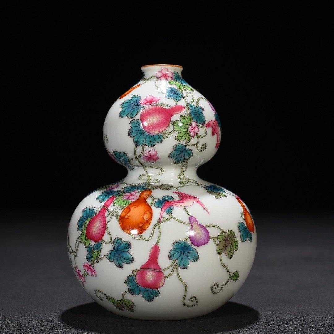 Qing Dynasty Qianlong enamel-colored descendant generations of gourds