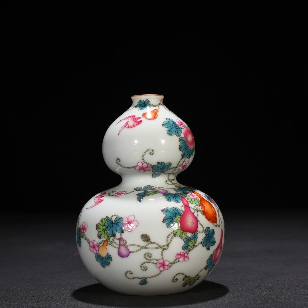 Qing Dynasty Qianlong enamel-colored descendant generations of gourds