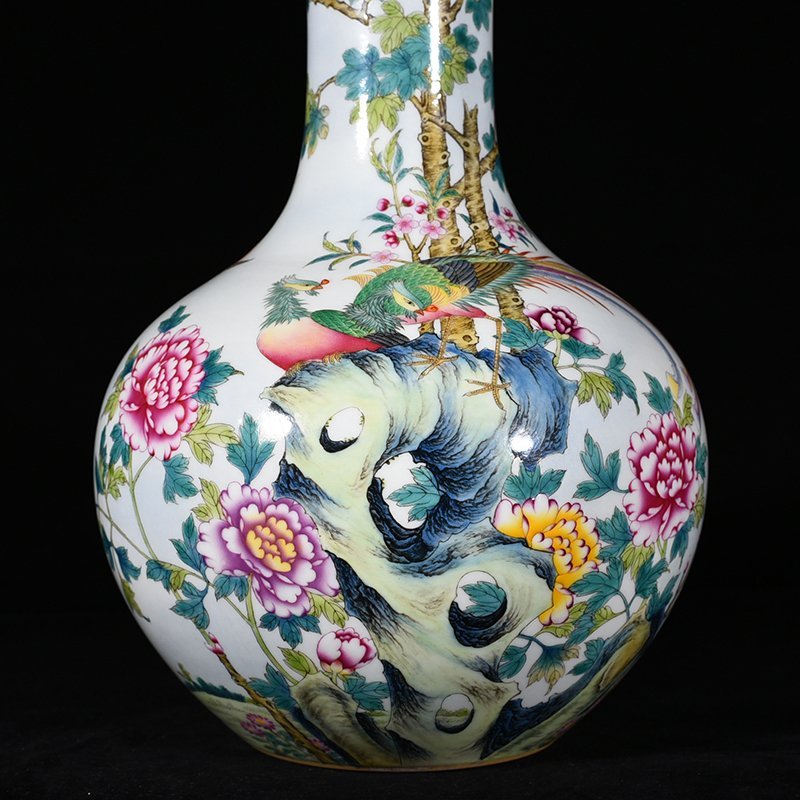 Qing Dynasty Qianlong enamel peacock peony pattern celestial sphere vase