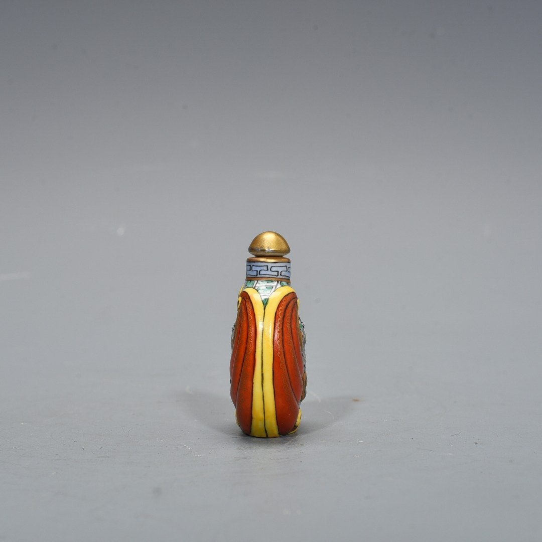 Qing Dynasty Qianlong enamel color painted gold Shuangfu snuff bottle