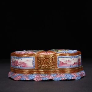 Qing Dynsaty Qianlong enamel color-painted gold blessing and longevity peach-shaped fruit box