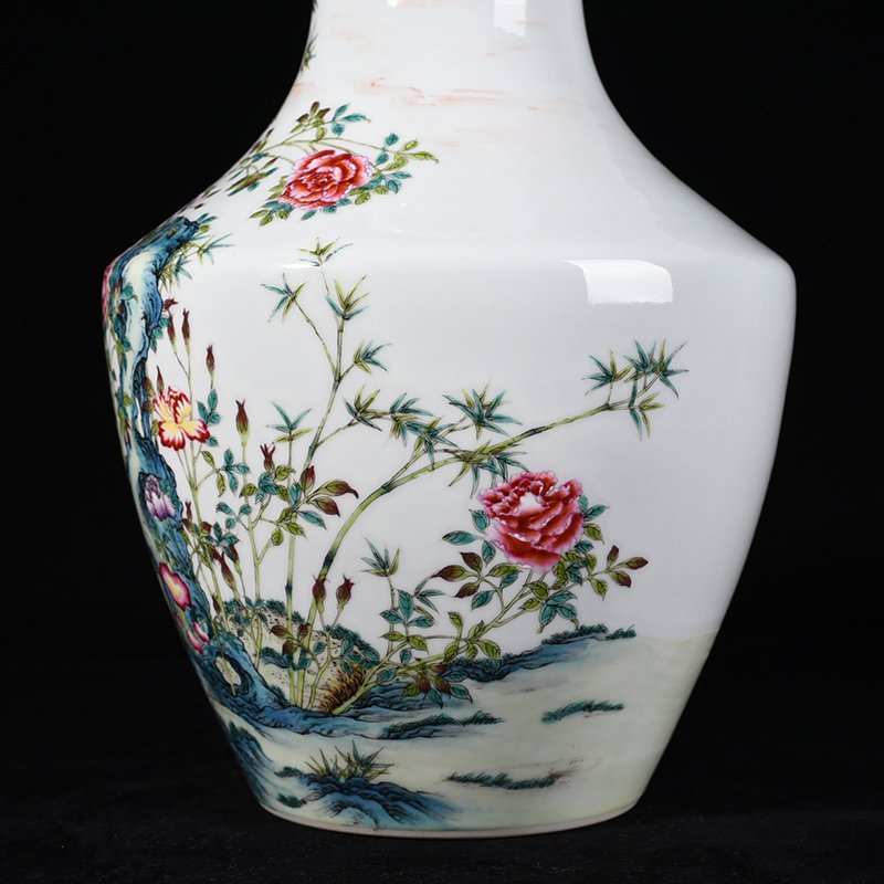 Qing Dynasty Qianlong enamel dish vase with peony flower and bird pattern