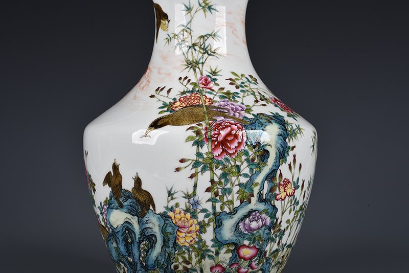 Qing Dynasty Qianlong enamel dish vase with peony flower