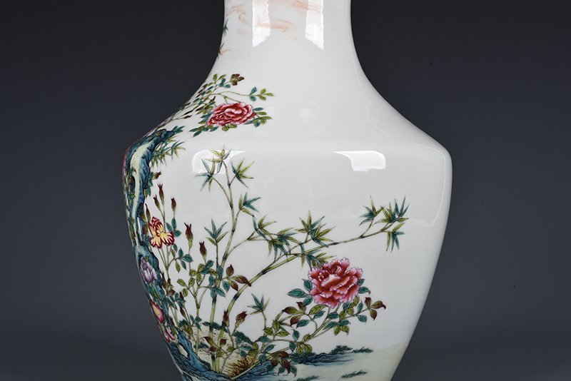 Qing Dynasty Qianlong enamel dish vase with peony flower