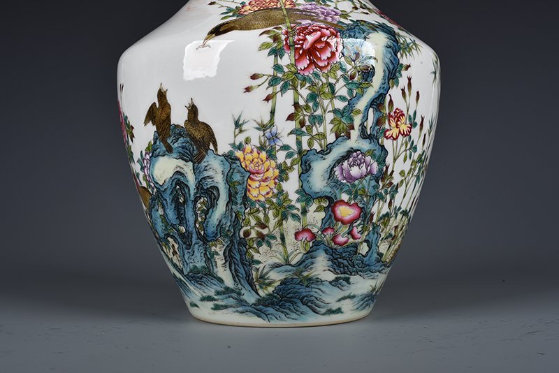 Qing Dynasty Qianlong enamel peony flower and bird pattern dish vase