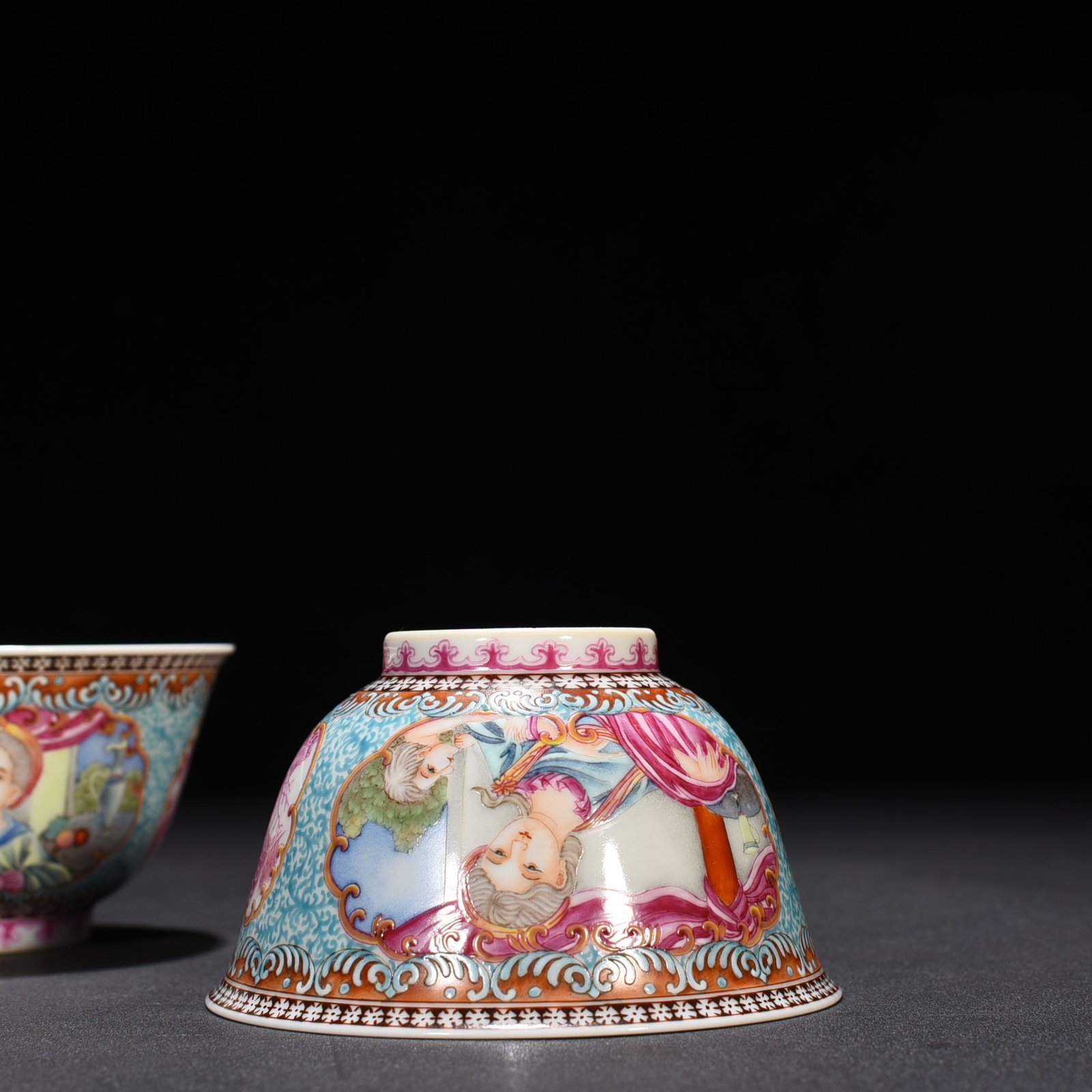 Qing Dynasty Qianlong enamel beauty belt Western figure pattern bowl