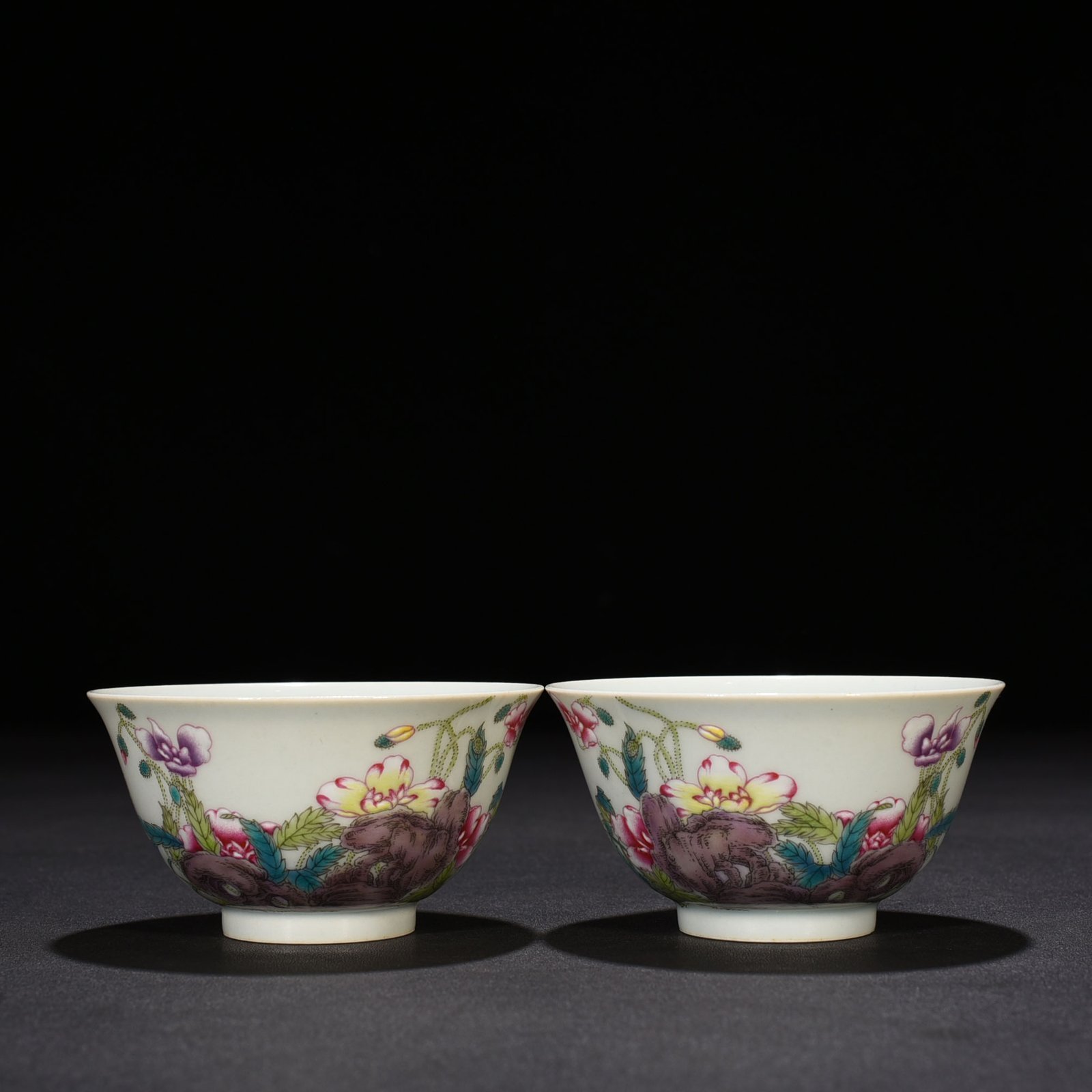 Qing Dynasty Qianlong enamel poppy flower pattern cup and small bowl