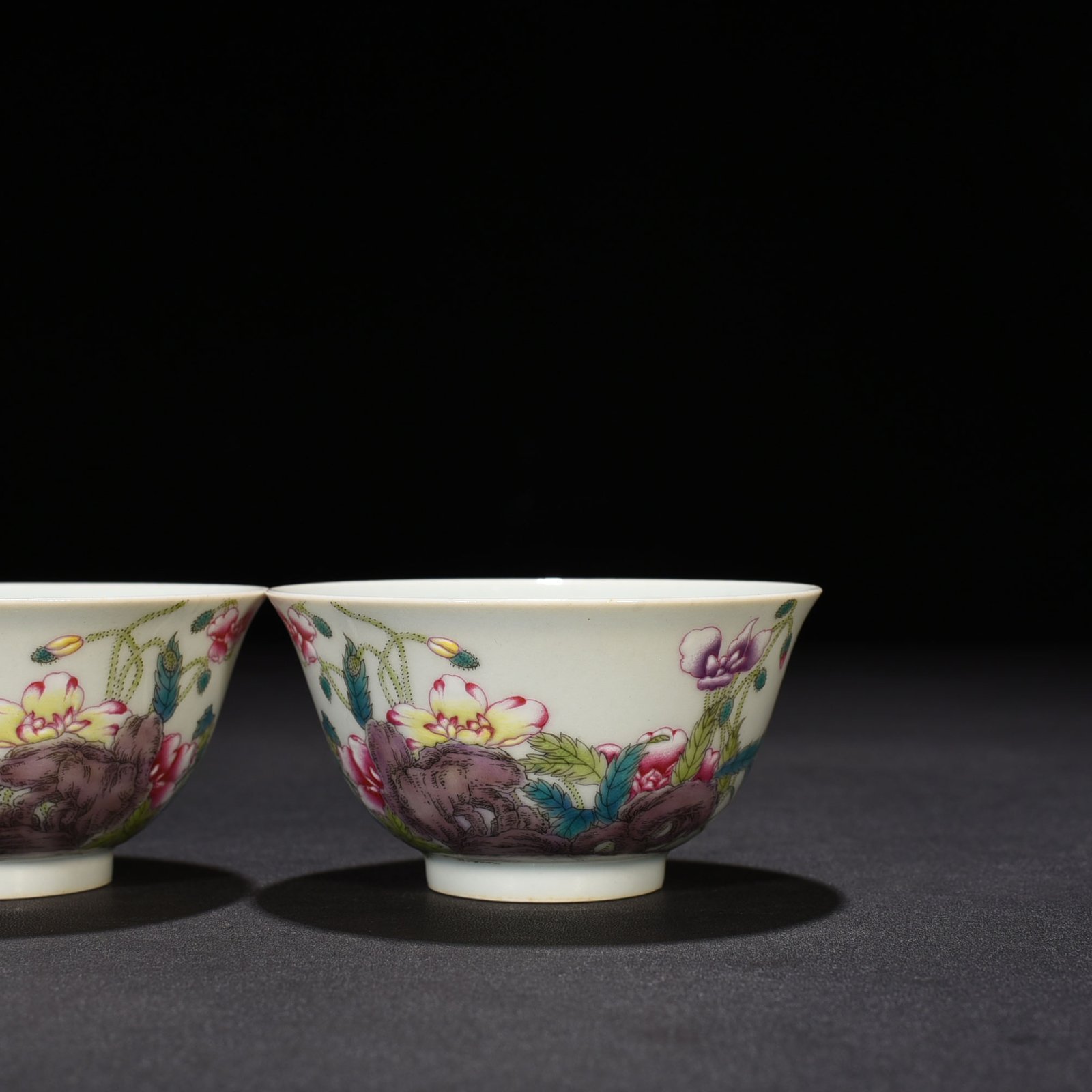 Qing Dynasty Qianlong enamel poppy flower pattern cup and small bowl