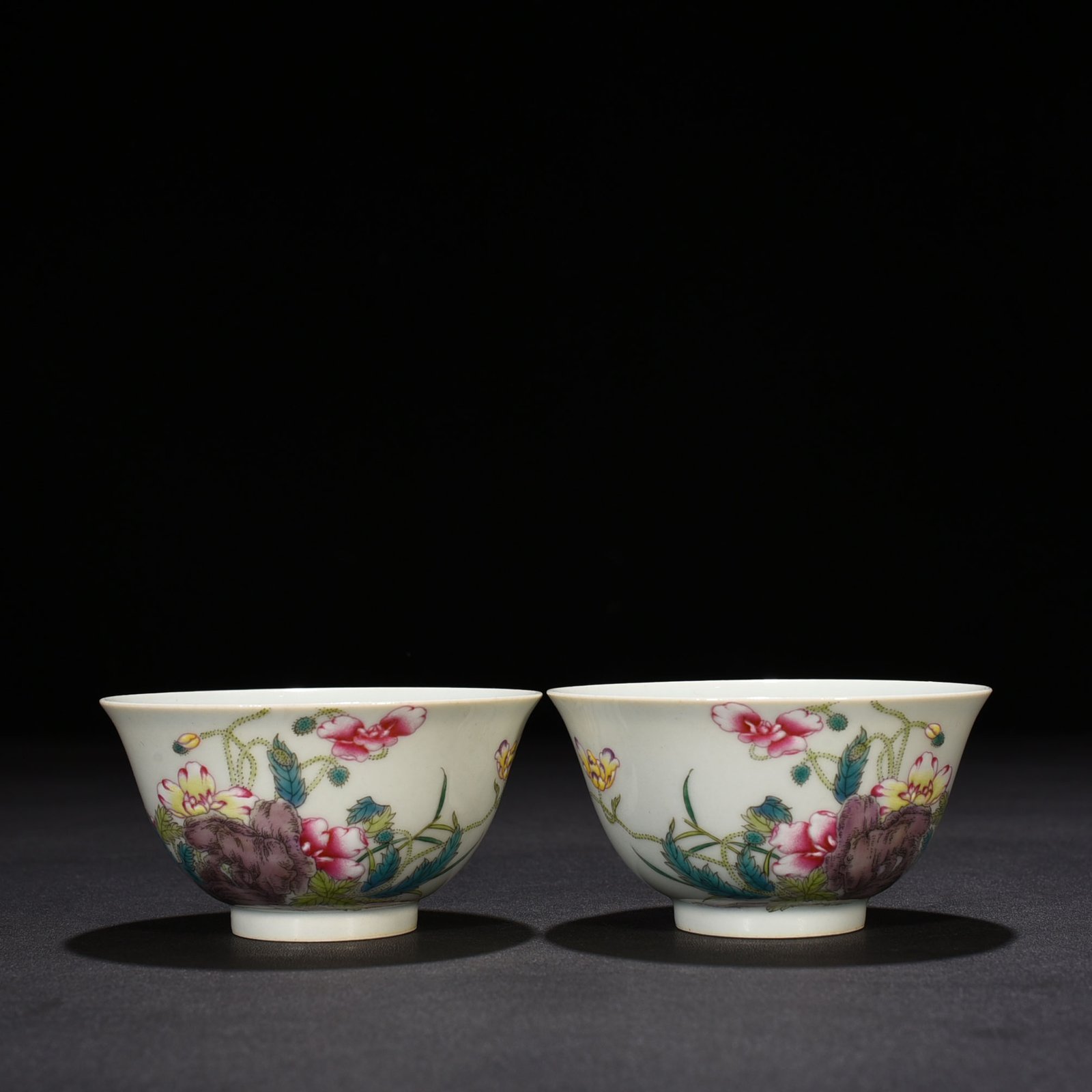 Qing Dynasty Qianlong enamel poppy flower pattern cup and small bowl