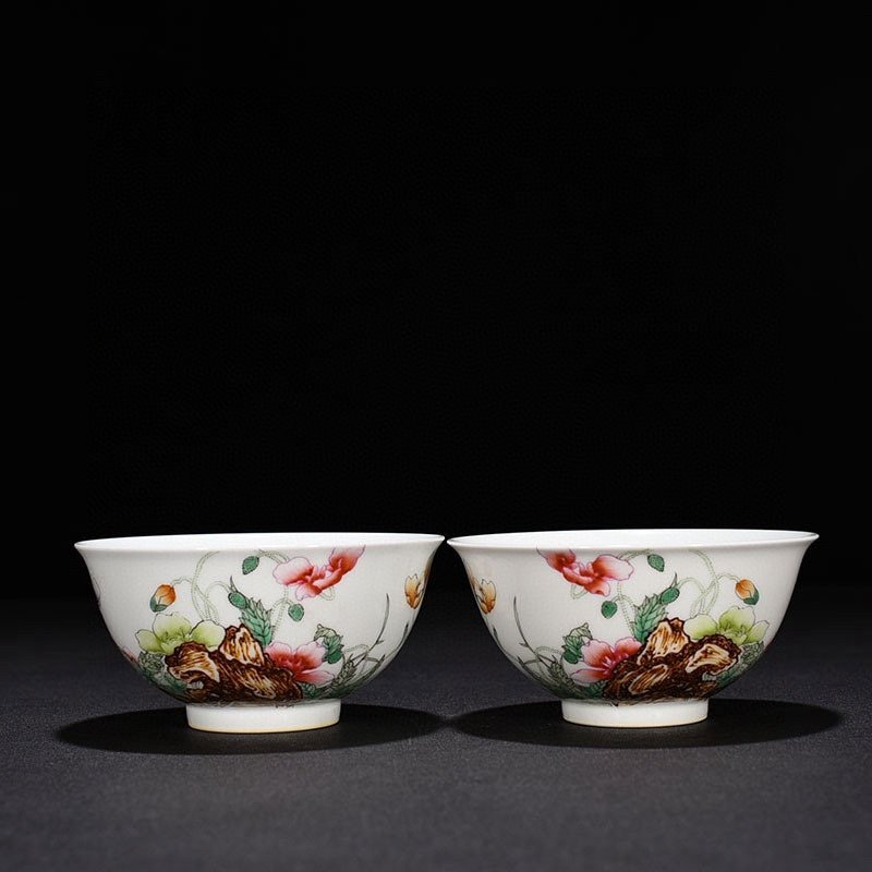 Qing Dynasty Qianlong enamel poppy flower pattern bowl
