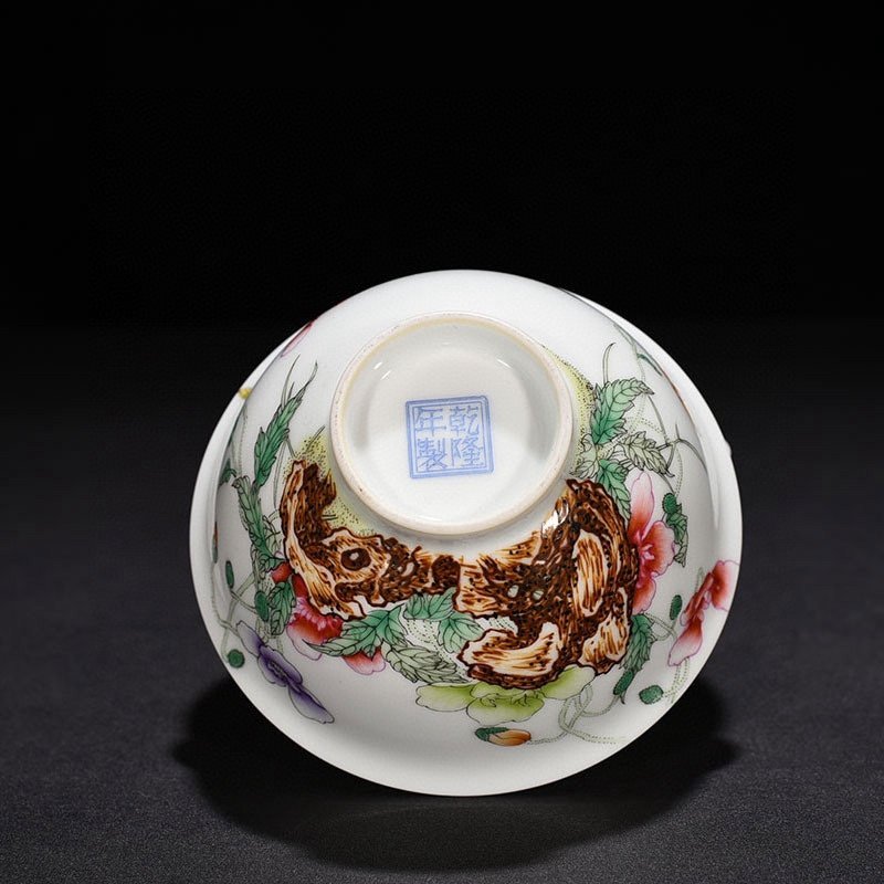 Qing Dynasty Qianlong enamel poppy flower pattern bowl