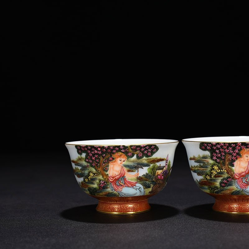 Qing Dynasty Qianlong enamel cup with Western character pattern