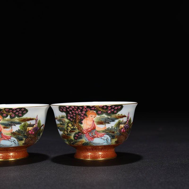 Qing Dynasty Qianlong enamel cup with Western character pattern