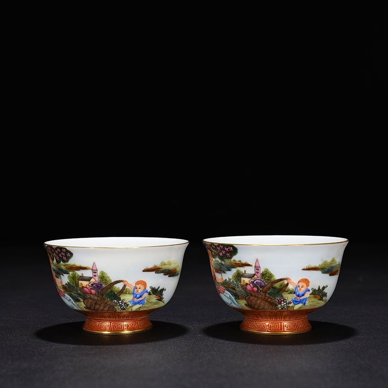 Qing Dynasty Qianlong enamel cup with Western character pattern