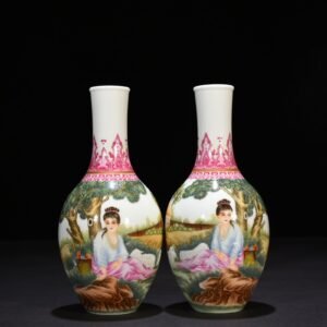Qing Dynasty Qianlong enamel vase with Western figure pattern