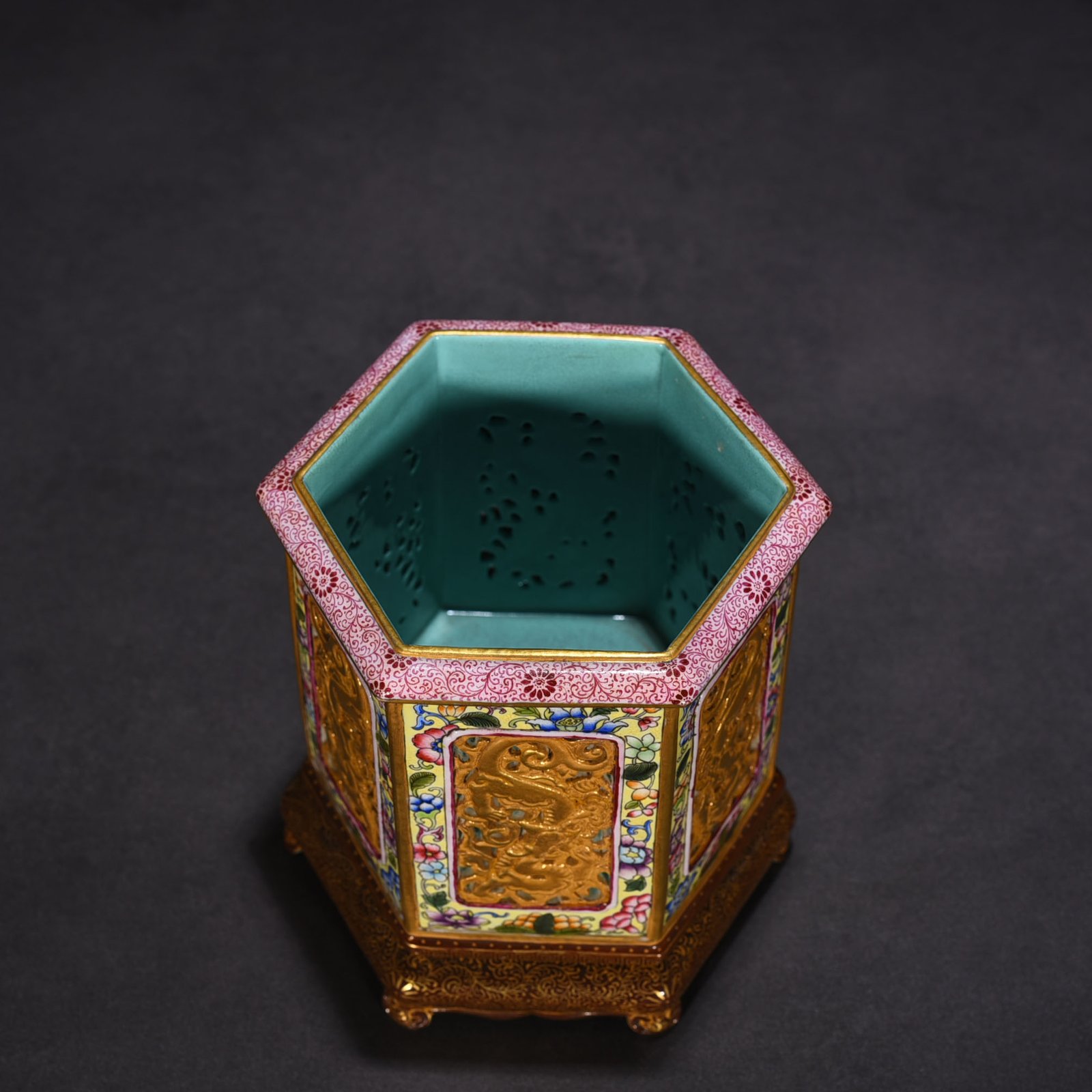 Qing Dynasty Qianlong enamel hollow chilong pattern hexagonal pen holder