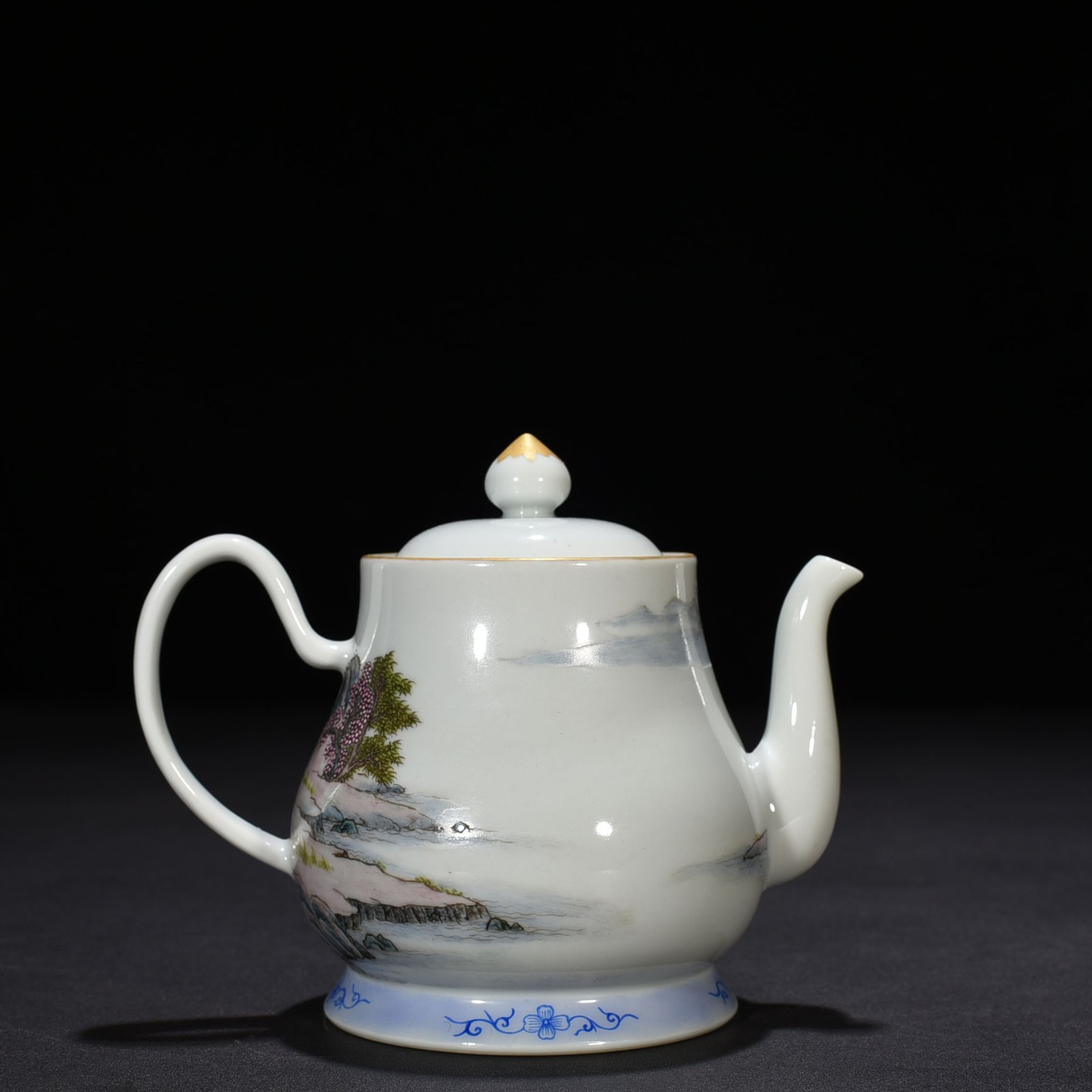 Qing Dyansty Qianlong Enamel Taoist figure pot