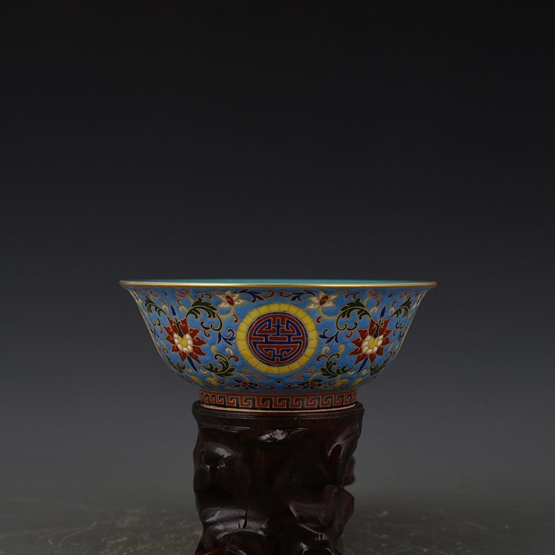 Qing Dynasty Qianlong porcelain body enamel bowl