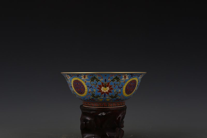 Qing Dynasty Qianlong porcelain body enamel bowl