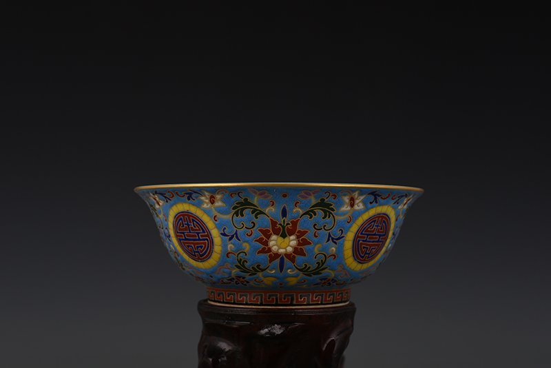 Qing Dynasty Qianlong porcelain body enamel bowl