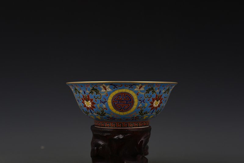 Qing Dynasty Qianlong porcelain body enamel bowl