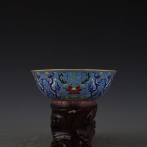 Qing Dynasty Qianlong porcelain body enamel colorful dragon pattern bowl