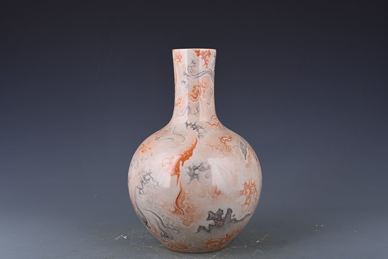 Qing Dynasty Qianlong stone pattern celestial sphere vase