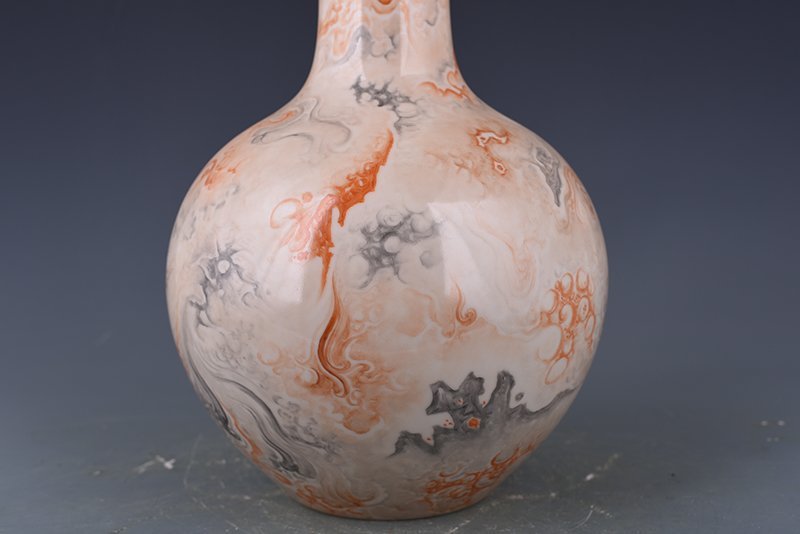 Qing Dynasty Qianlong stone pattern celestial sphere vase