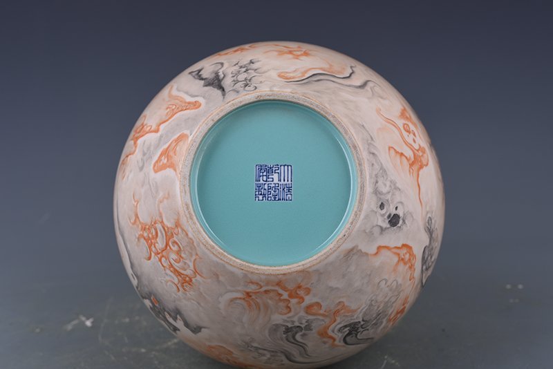 Qing Dynasty Qianlong stone pattern celestial sphere vase