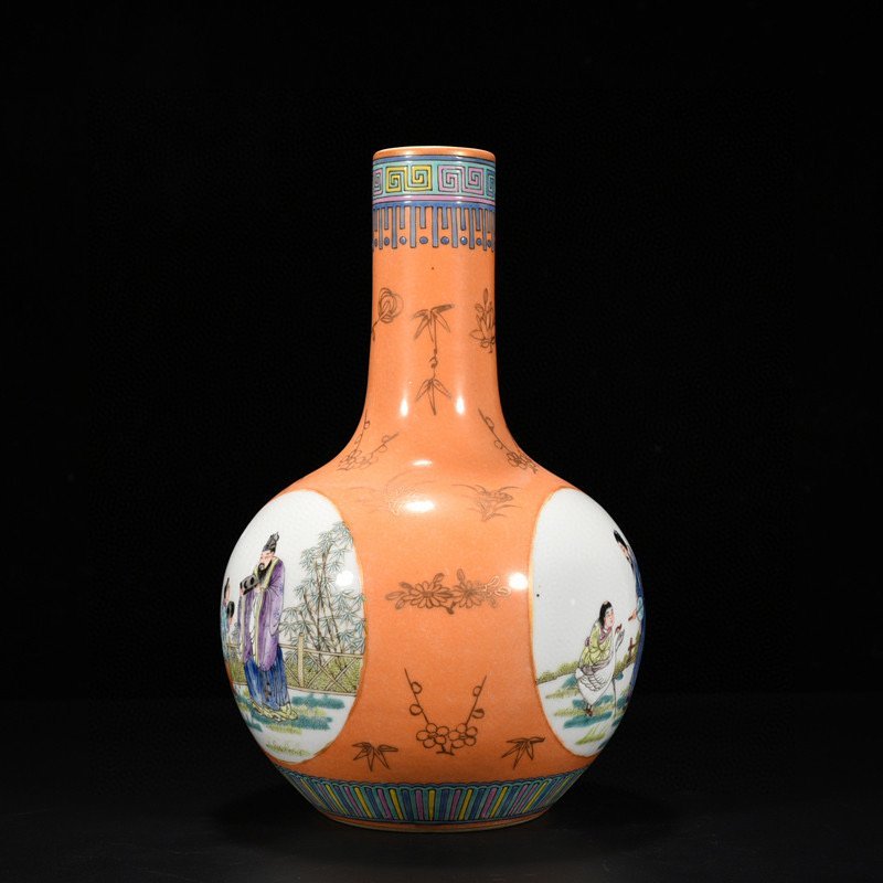 Qing Dynasty Qianlong alum red celestial vase