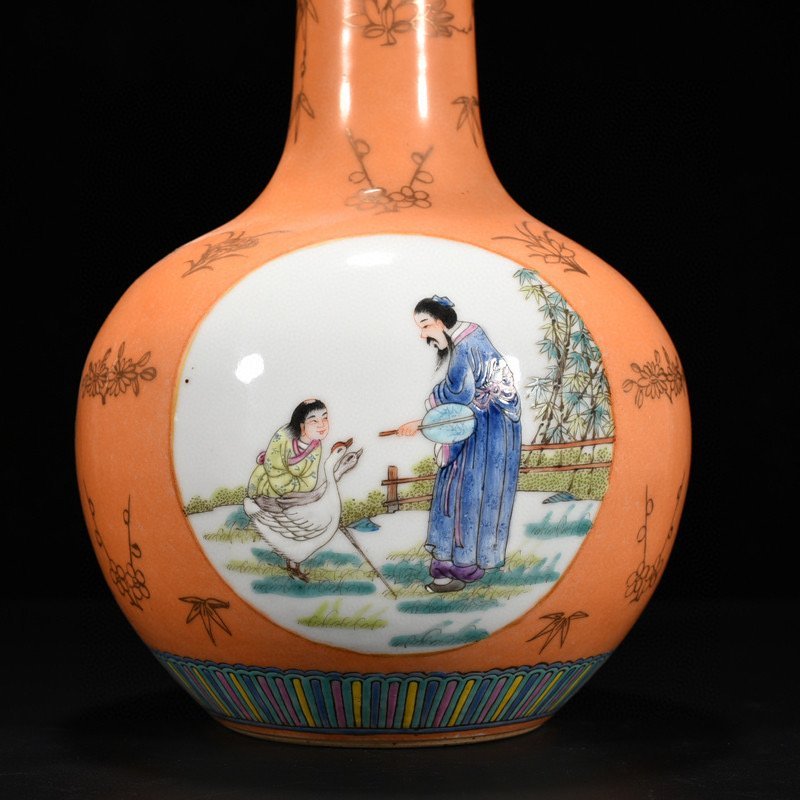 Qing Dynasty Qianlong alum red celestial vase