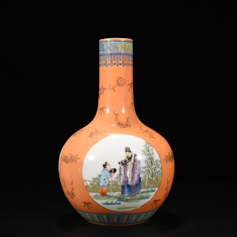 Qing Dynasty Qianlong alum red gold painted celestial sphere vase