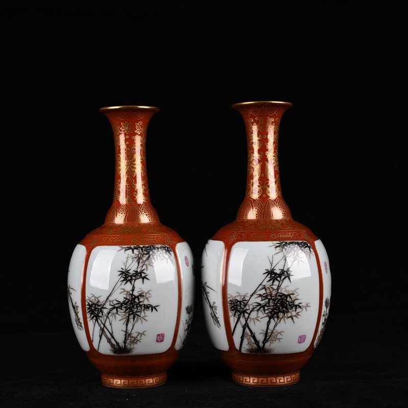 Qing Dynasty Qianlong alum red gold-consecrated ink color plum vase