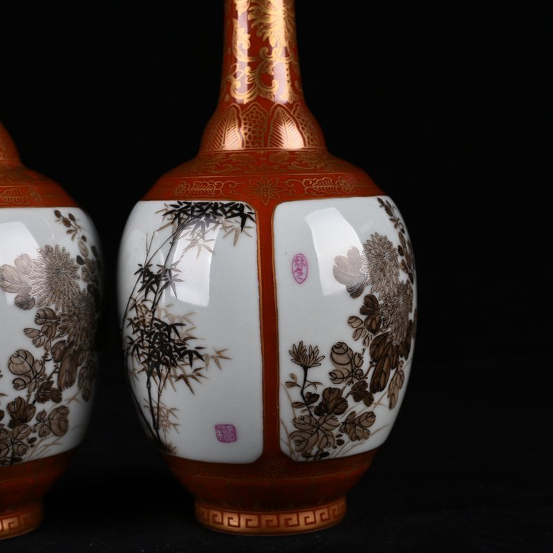 Qing Dynasty Qianlong alum red gold-consecrated ink color plum vase