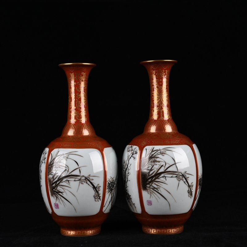 Qing Dynasty Qianlong alum red gold-consecrated ink color plum vase