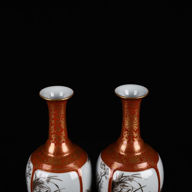 Qing Dynasty Qianlong alum red gold-consecrated ink color plum vase