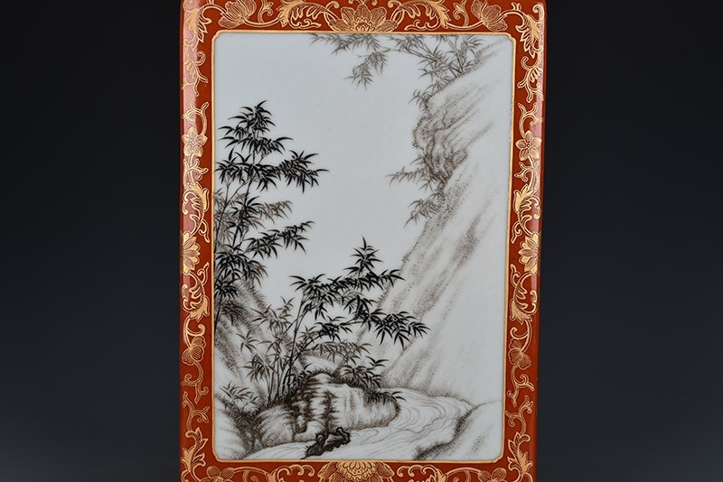 Qing Dynasty Qianlong alum red gold painted square vase with ink color