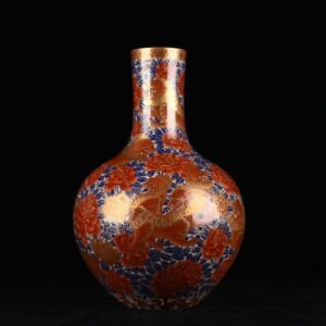 Qing Dynasty Qianlong alum red gold painted lion pattern celestial sphere vase