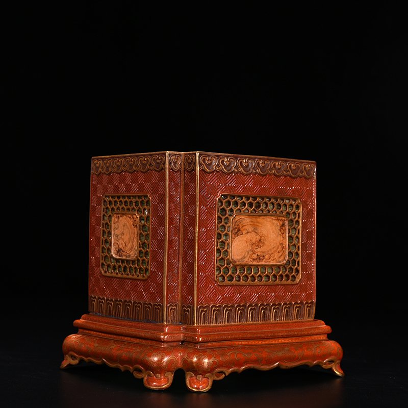 Qing Dynasty Qianlong alum red gold painted hollow Fangsheng pen holder