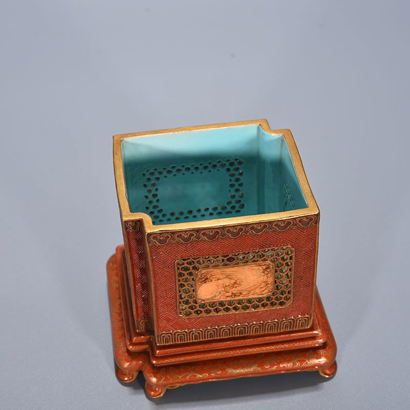 Qing Dynasty Qianlong alum red gold painted hollow Fang Sheng pen holder