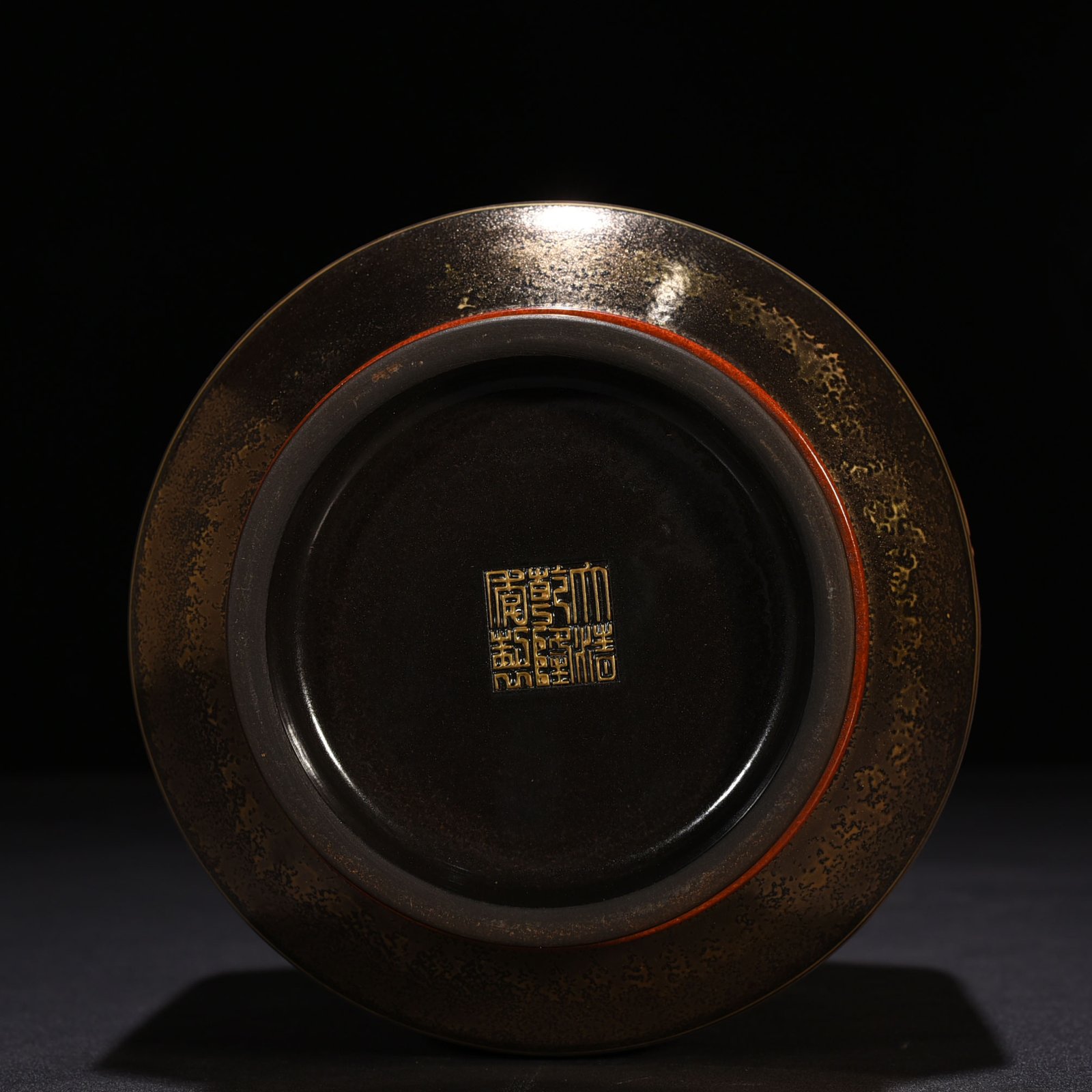 Qing Dynasty Qianlong alum red gold carved Baishou amphora