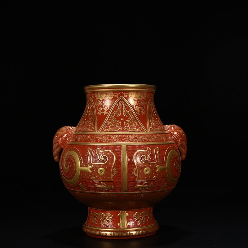 Qing Dynasty Qianlong alum red gold carved dragon pattern elephant ear statue