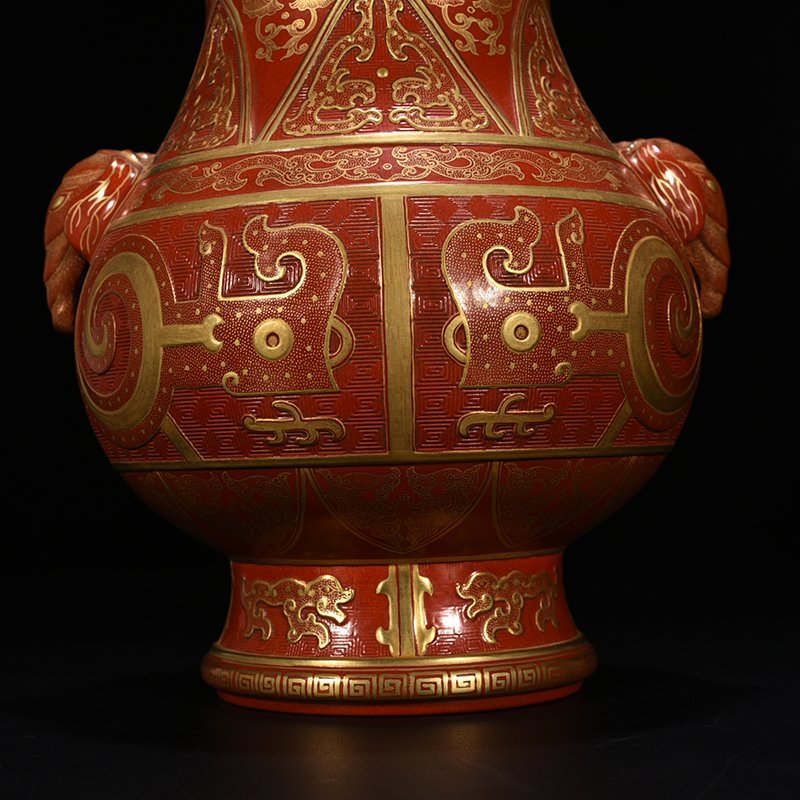 Qing Dynasty Qianlong alum red gold carved dragon pattern elephant ear statue