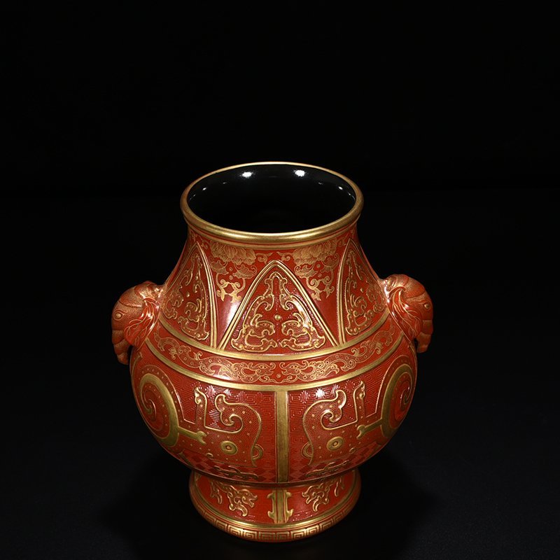 Qing Dynasty Qianlong alum red gold carved dragon pattern elephant ear statue