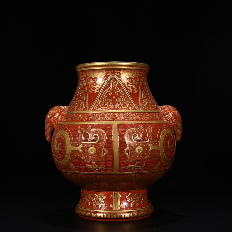 Qing Dynasty Qianlong alum red gold carved dragon pattern elephant ear statue