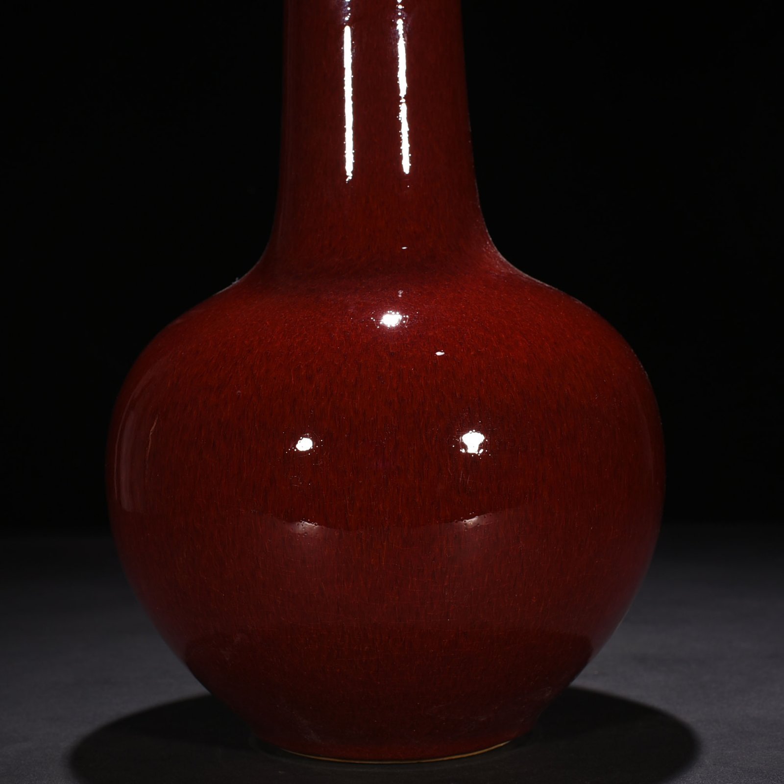 Qing Dynasty Qianlong Festival red-glazed celestial sphere vase